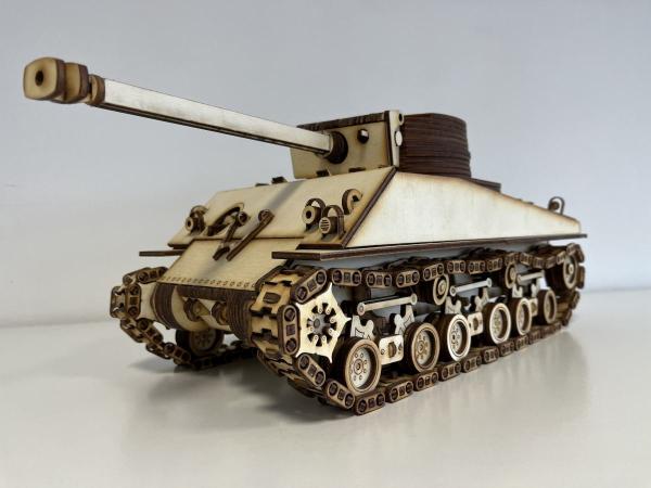 M4 Sherman Panzer als 3D Großmodell - Vorderansicht